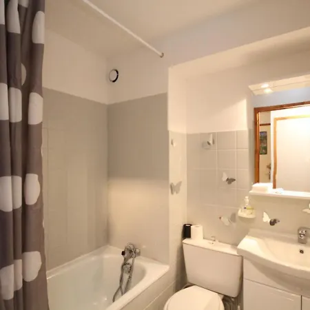 Apartment T2 Avec Balcon, Parking, Wifi, Proche Centre, Thermes Et Navette - Fr-1-608-125 *